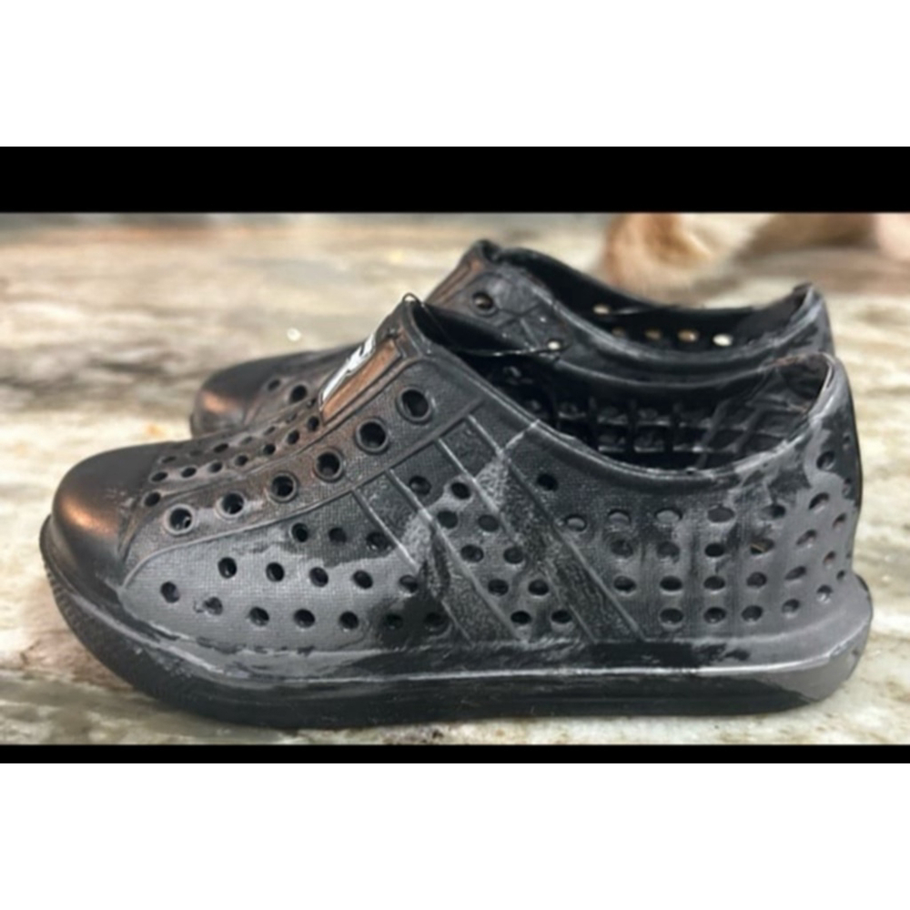 Rockin Kids Water Shoes Toddler Size 5 NWT Black/Gray Marble - Picture 2 of 4